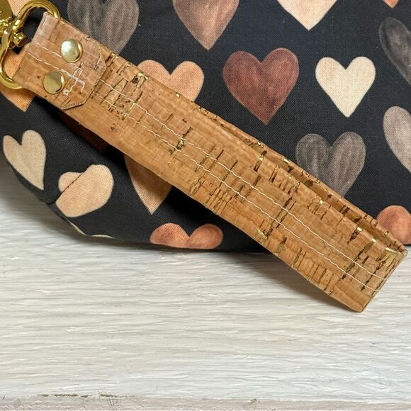 DAE + MOO LOVE Clutch/Wristlet Heart Patterned - Picture 3 of 10